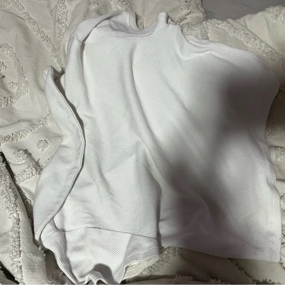 Garage Ribbed Collared White Top - Picture 3 of 4